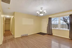 219 River Rd, Rochelle, IL 61068 - Photo 12