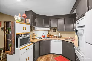 5 Hickory Ln, Sandwich, IL 60548 - Photo 6