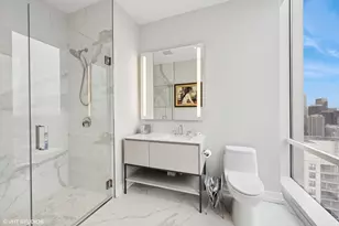 14 W Superior St, Chicago, IL 60654 - Photo 16