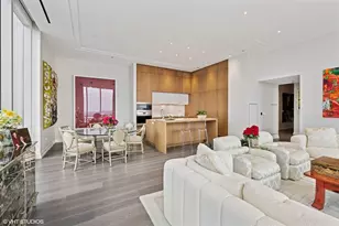 14 W Superior St, Chicago, IL 60654 - Photo 8