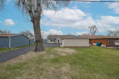707 Kingston Boulevard, McHenry, IL 60050 - Photo 2