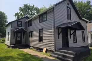 708 W Jefferson Street W, Bloomington, IL 61701 - Photo 2