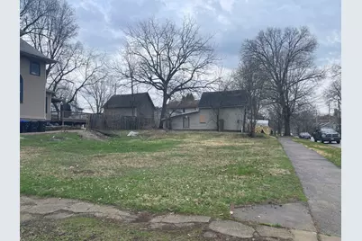 501 E Mulberry Street, Bloomington, IL 61701 - Photo 6