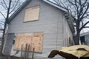 501 E Mulberry St, Bloomington, IL 61701 - Photo 2