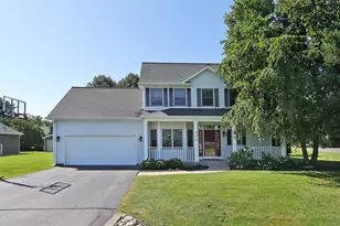 425 Maple Ln, Williams Bay, WI 53191 - Photo 1