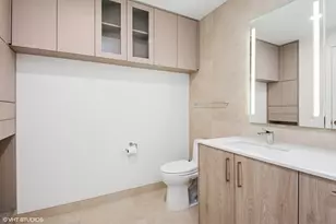 211 N Harbor Dr, Chicago, IL 60601 - Photo 6