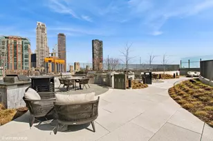 211 N Harbor Dr, Chicago, IL 60601 - Photo 16