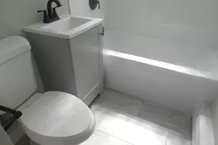 2043 E 72nd St, Chicago, IL 60649 - Photo 14