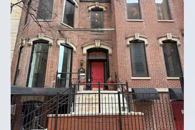 16 W Ontario Street, Chicago, IL 60654 - Photo 1