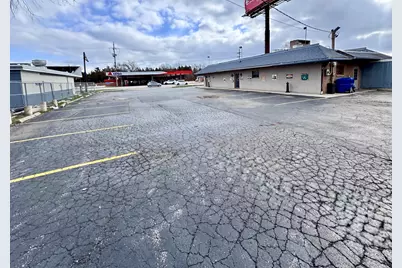 908 E Roosevelt Road, Lombard, IL 60148 - Photo 2