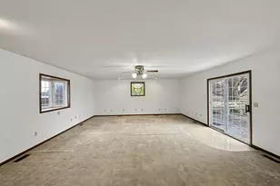 107 S Clinton St, Ashkum, IL 60911 - Photo 8