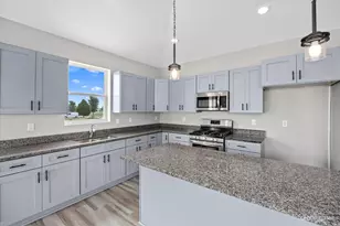 817 Whitetail Dr, Marengo, IL 60152 - Photo 10