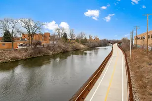 4347 N Richmond Ave, Chicago, IL 60618 - Photo 32