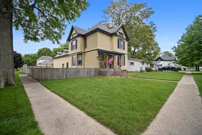 219 W Bennett Street, Pontiac, IL 61764 - Photo 1