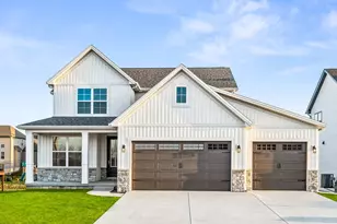 5017 Finlen Ln, Bloomington, IL 61705 - Photo 2