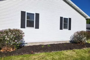 129 Country Ct, Seneca, IL 61360 - Photo 2