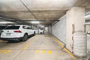 520 N Halsted St, Chicago, IL 60642 - Photo 48