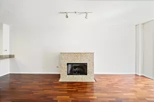 520 N Halsted St, Chicago, IL 60642 - Photo 22