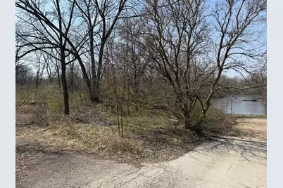 123 W Benton Street, Oswego, IL 60543 - Photo 2