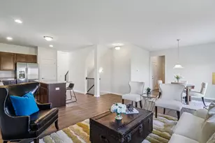 335 N Aspen Dr, Cortland, IL 60112 - Photo 10