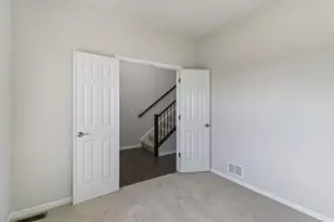 335 N Aspen Dr, Cortland, IL 60112 - Photo 22