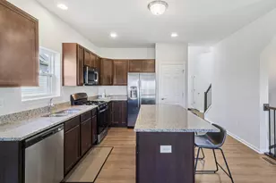 335 N Aspen Dr, Cortland, IL 60112 - Photo 14