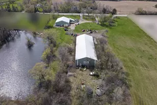 37835 N Dilleys Rd, Wadsworth, IL 60083 - Photo 4