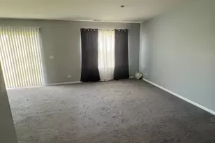 1918 Stonegate Dr, Calumet City, IL 60409 - Photo 4