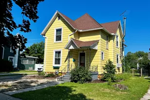 406 S Genesee St, Morrison, IL 61270 - Photo 2