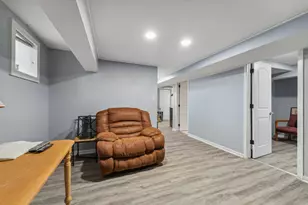 10537 S Hale Ave, Chicago, IL 60643 - Photo 16