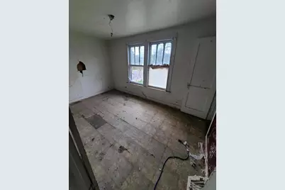 10452 S State Street, Chicago, IL 60628 - Photo 6