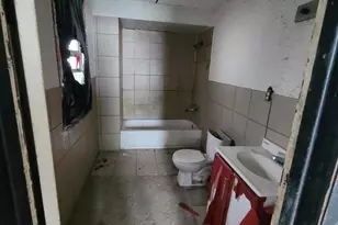 10452 S State St, Chicago, IL 60628 - Photo 14