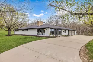 65 S Shores Dr, Decatur, IL 62521 - Photo 2