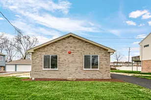1411 172nd St, Hazel Crest, IL 60429 - Photo 2