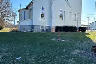 175 E 3rd Ave, Clifton, IL 60927 - Photo 4