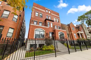 4453 S Lake Park Ave, Chicago, IL 60653 - Photo 2