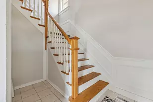 129 S Prairie St, Batavia, IL 60510 - Photo 2