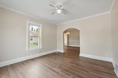 129 S Prairie Street, Batavia, IL 60510 - Photo 10