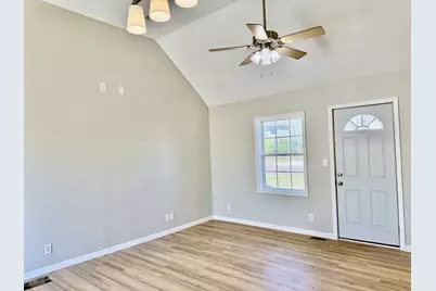 561 Laharpe Street, Lasalle, IL 61301 - Photo 6