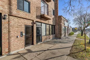 7109 N Western Ave, Chicago, IL 60645 - Photo 2