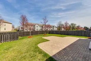 1385 Broadland Dr, Pingree Grove, IL 60140 - Photo 40