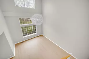 2073 Cambria Ct, Northbrook, IL 60062 - Photo 6