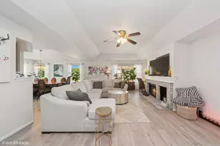 1952 Crenshaw Cir, Vernon Hills, IL 60061 - Photo 4