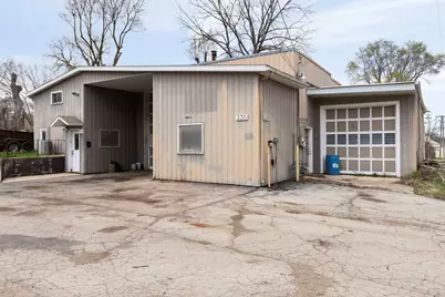 330 E Winslow Street, Freeport, IL 61032 - Photo 2