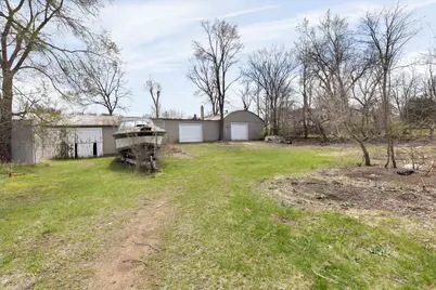 330 E Winslow Street, Freeport, IL 61032 - Photo 10