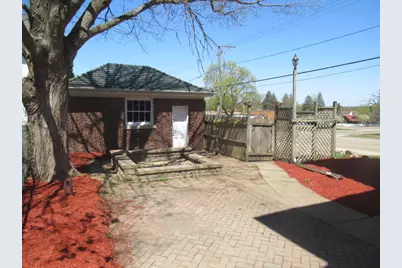 2 N Harlem Avenue, Freeport, IL 61032 - Photo 32