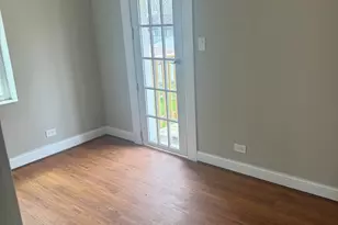 8110 S Chappel Ave, Chicago, IL 60617 - Photo 10