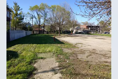 557 E Jackson Street E, Joliet, IL 60432 - Photo 4