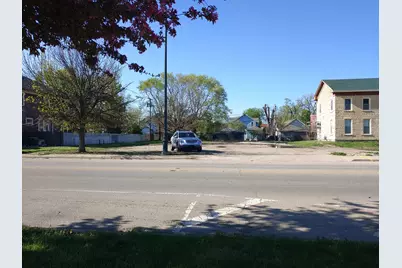 557 E Jackson Street E, Joliet, IL 60432 - Photo 2