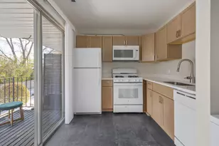 86 Gant Cir, Streamwood, IL 60107 - Photo 6